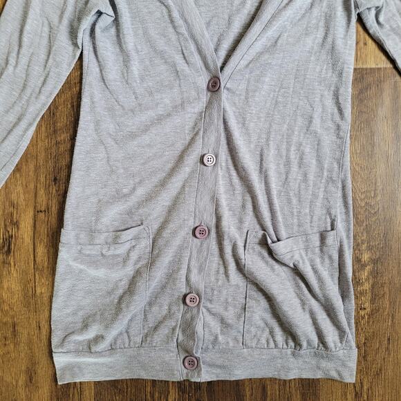 BDG Women's Long Sleeve Gray Button Up Sweater Cardigan Size Medium - Picture 8 of 11